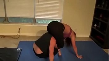 trick pants yoga Virginia si masturba su msn10