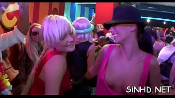 load down chai Tia bella and jill kelly in lesbian action