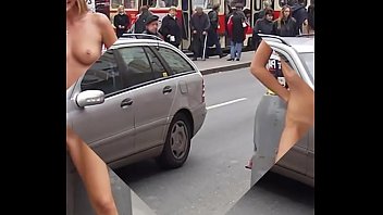 calle tetona la por desnuda Damn sexy workout girl teases the camera