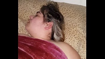 sleeping while borther fucks Espiada follando con su novio