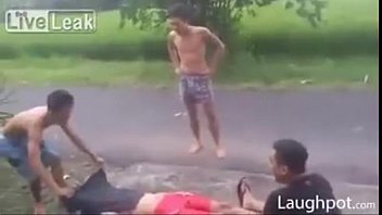 masturbation mom catches Malayalam babes xxx video 2016